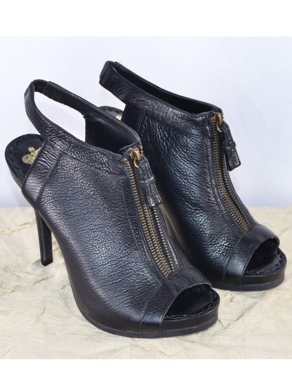 Juicy Couture Leather Front Zip Peep Toe Sling Back Heels Black Size 10